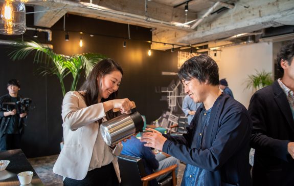 ＜対談2＞個が集中し、視線と音と香りを共有する大空間、その設計思想