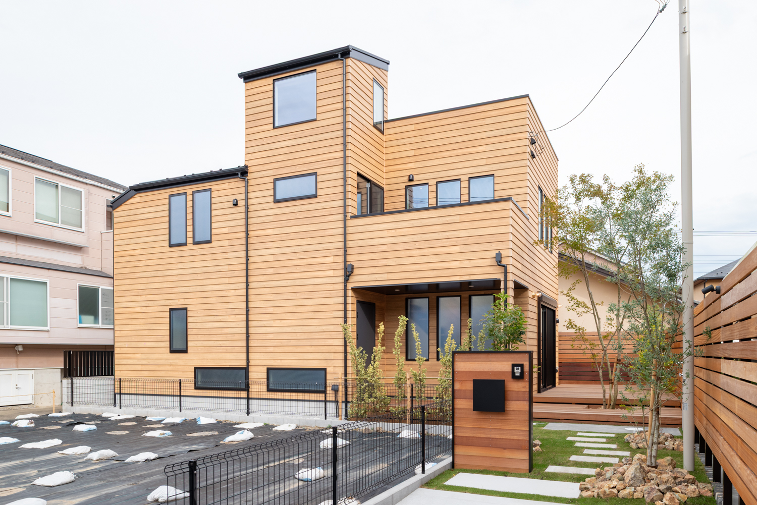 木の温もりに包まれた、上質な邸宅